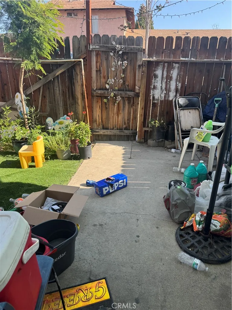 651 W Devonshire Avenue, Hemet, California 92543 home-pic-33